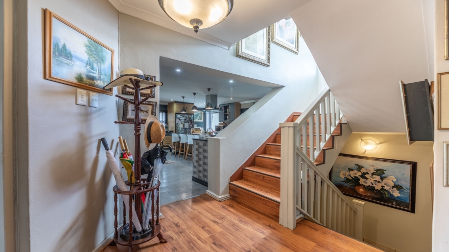 5 Bedroom Property for Sale in Flamingo Vlei Western Cape